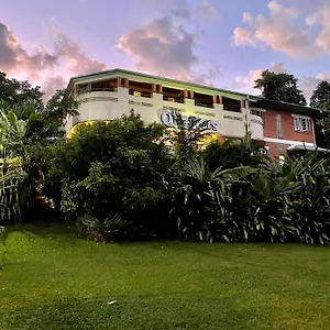 Gasthuis Quarters, Babinda